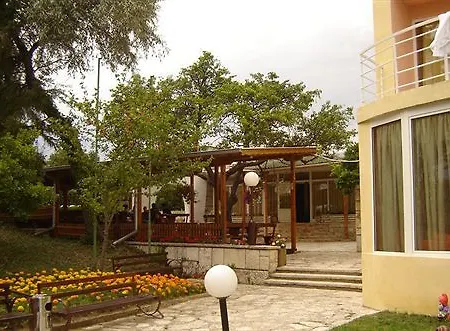 Hotel Vezhen - Free Parking